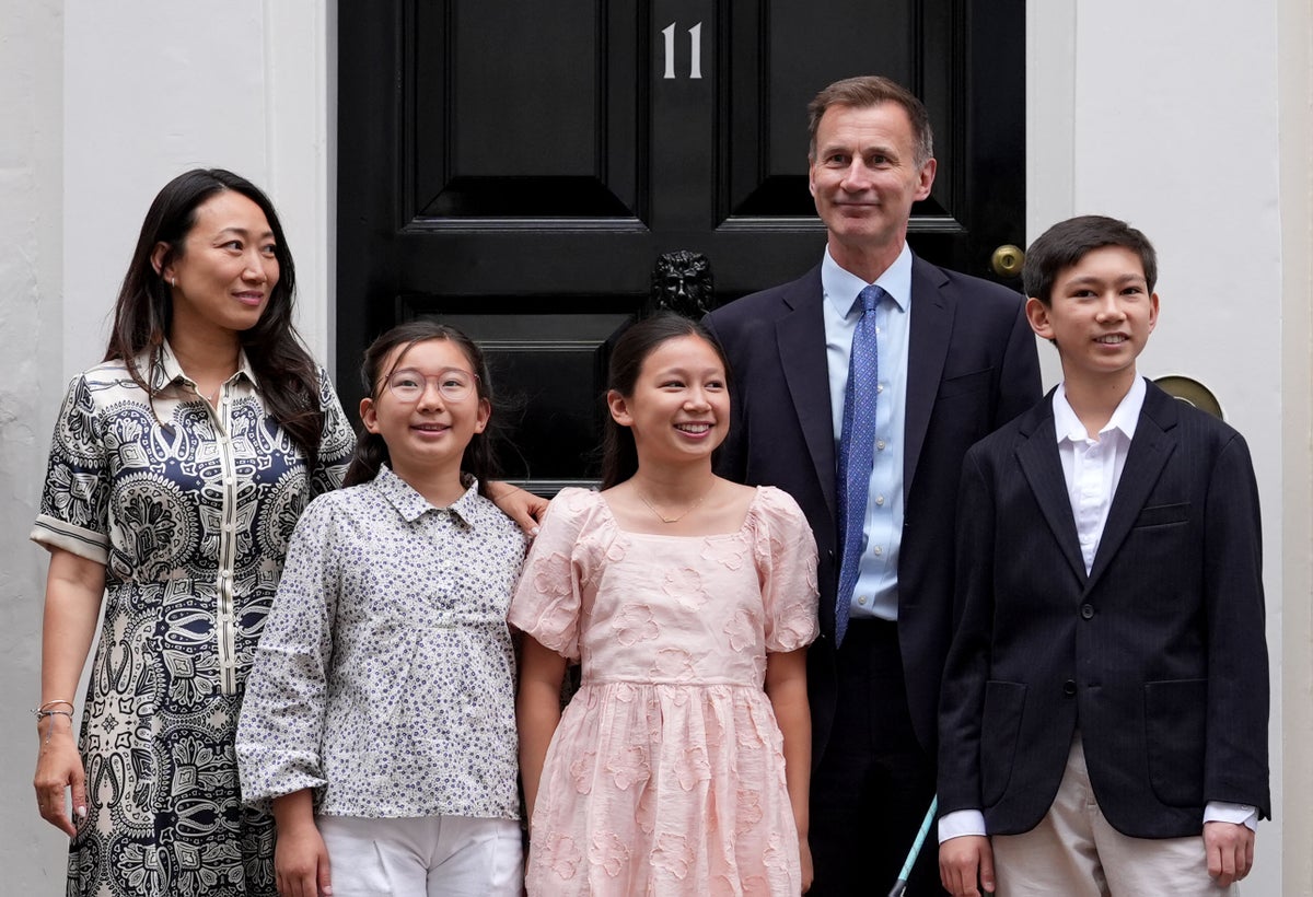 Jeremy Hunt and family leave 11 Downing Street as Labour celebrate landslide victory