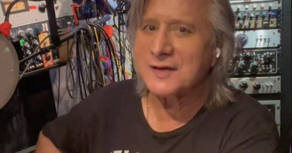 Don't stop believing! Woman, 75, duped into giving $125K to scammer posing as Journey's Steve Perry | The Independent