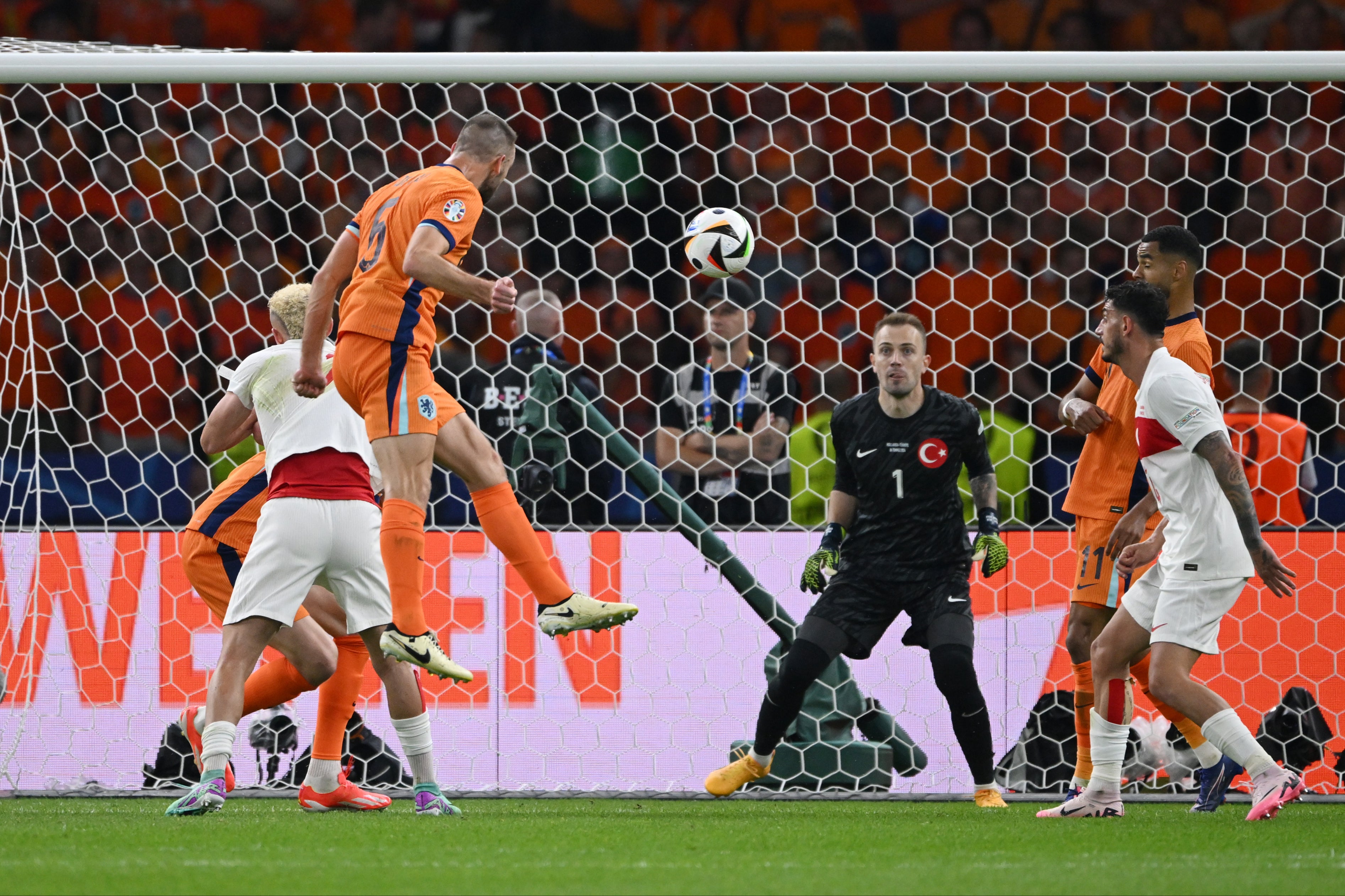 Stefan de Vrij buries a header to bring Netherlands level against Turkey