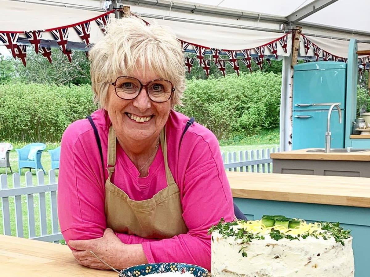 Great British Bake Off pays tribute to contestant Dawn Hollyoak following her death