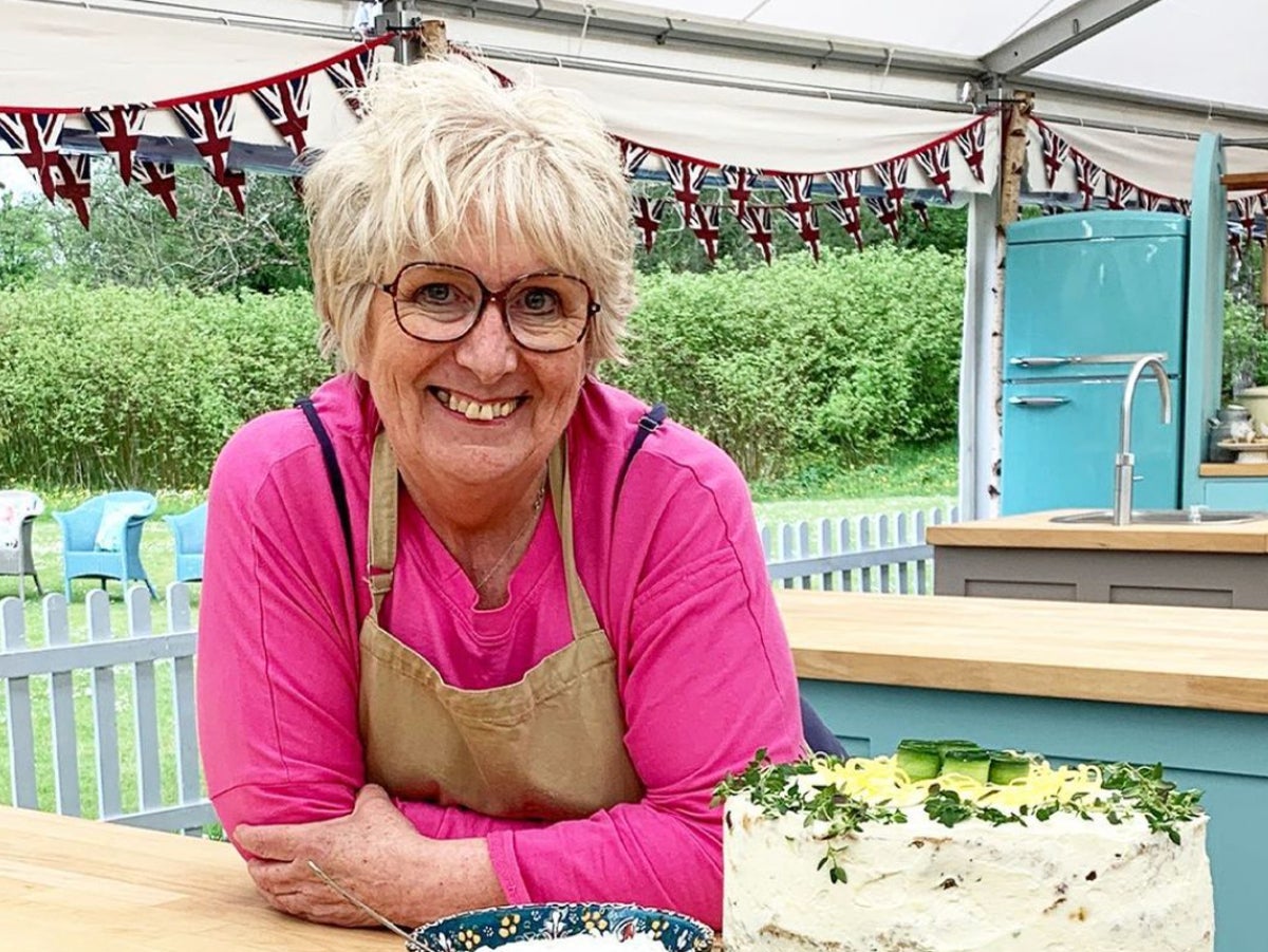 Great British Bake Off pays tribute to contestant Dawn Hollyoak after death