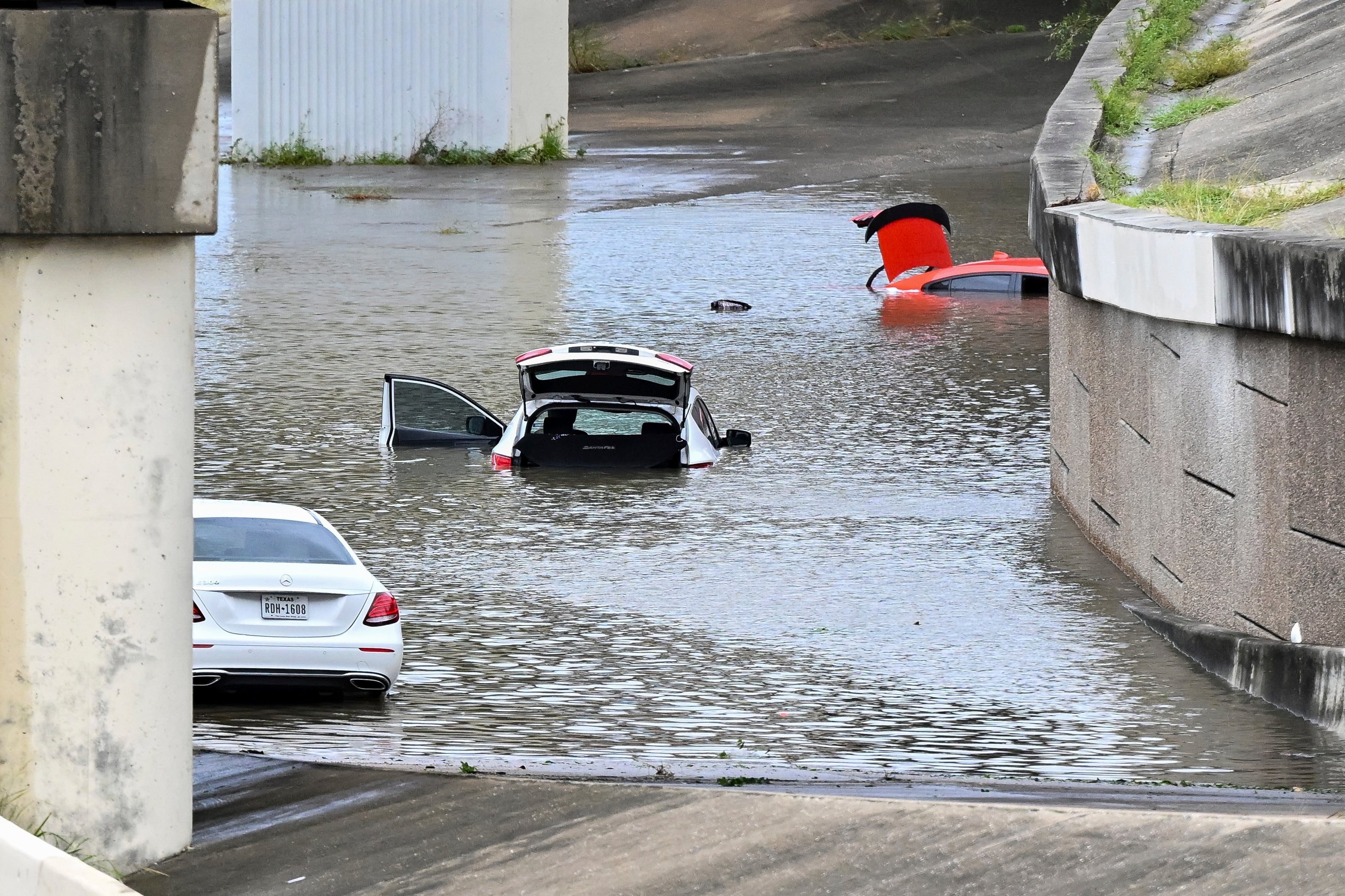 El huracán Beryl se degradó a tormenta tropical después de azotar Texas con vientos de 100 mph: actualizaciones en vivo