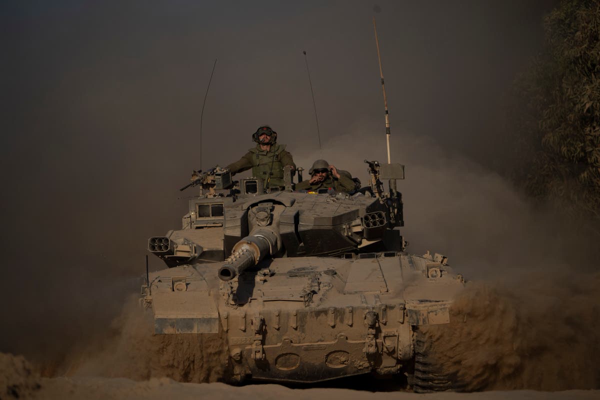 Israeli tanks roll deeper into Gaza City as residents flee | The ...