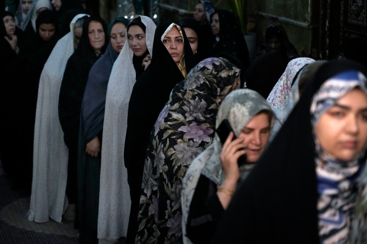 Tehran police close Turkish Airlines office after its employees defy Iran’s headscarf law