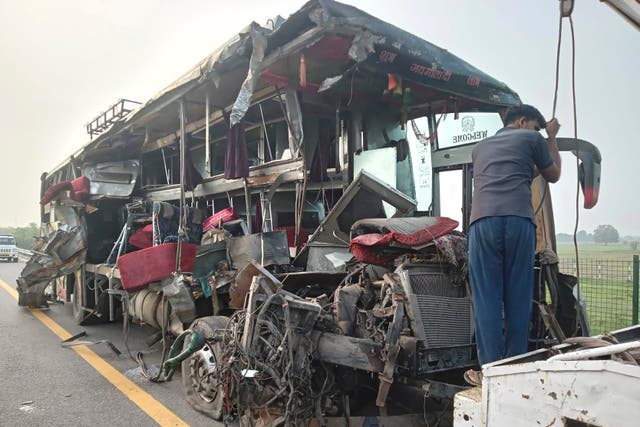 INDIA-ACCIDENTE DE BUS