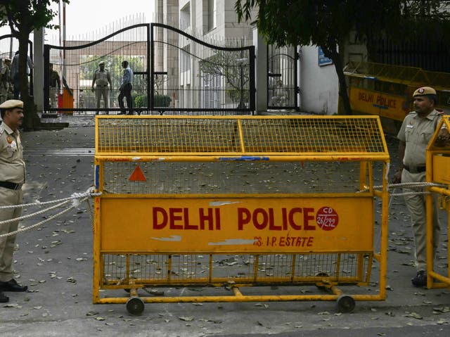 <p>Delhi police arrest man for killing his newborn daughters </p>