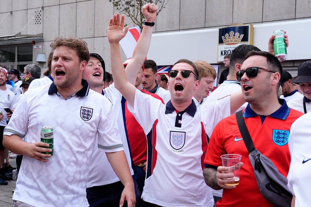 Live: England and Netherlands supporters gather to watch Euro 2024 semi-final