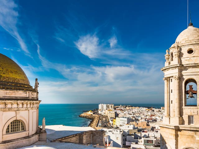 <p>City meets beach in the charming city of Cadiz</p>