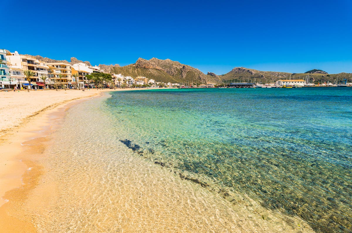 Mallorca hoteliers fear bare beaches due to sunbed shortage will drive British tourists away