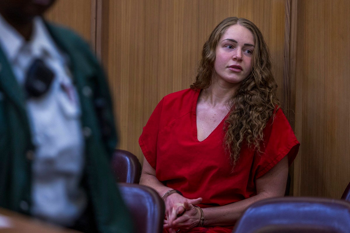 OnlyFans model Courtney Clenney enters plea deal in boyfriend's stabbing death