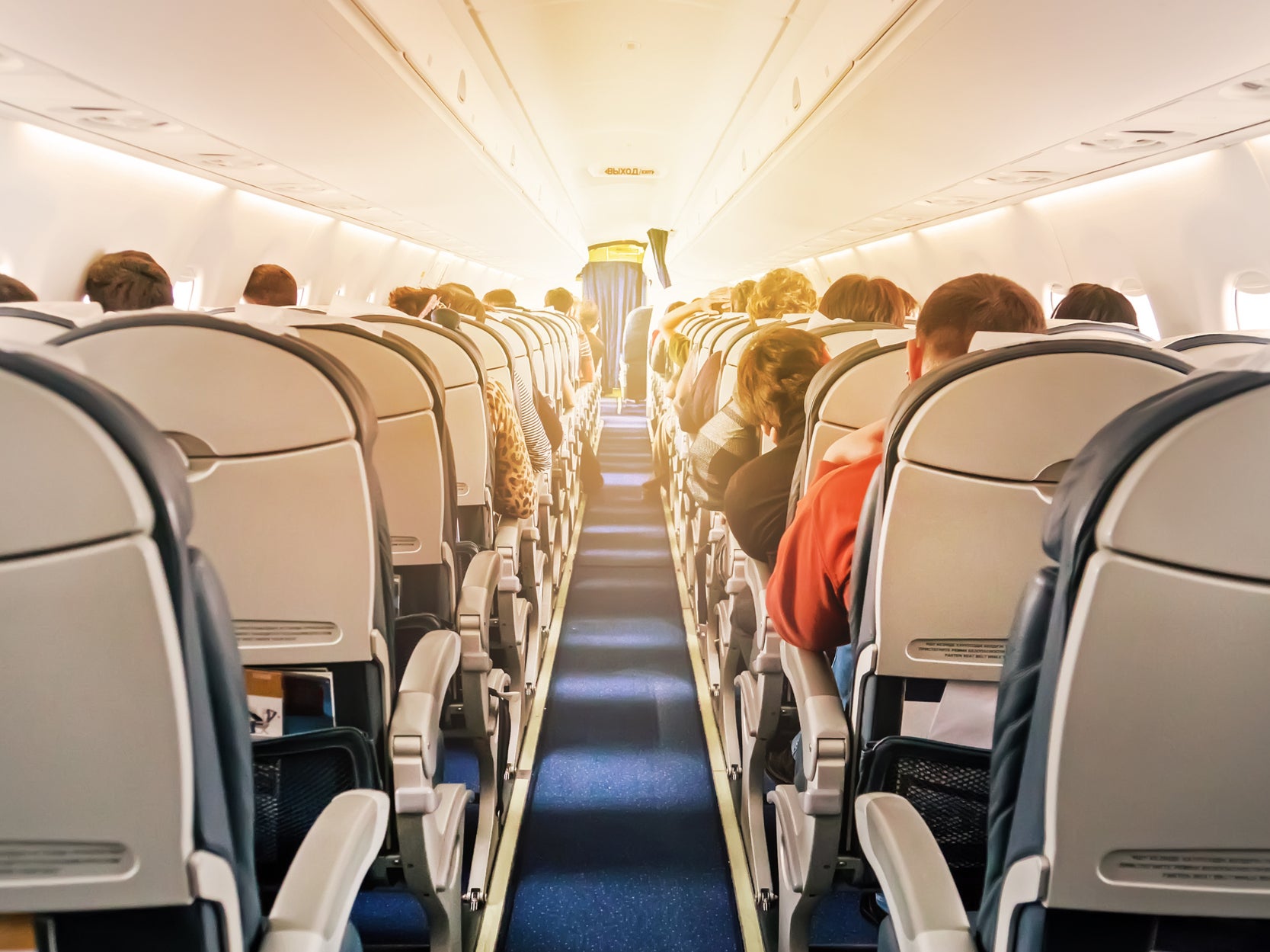 Passenger offers to sell his seat to his newlywed