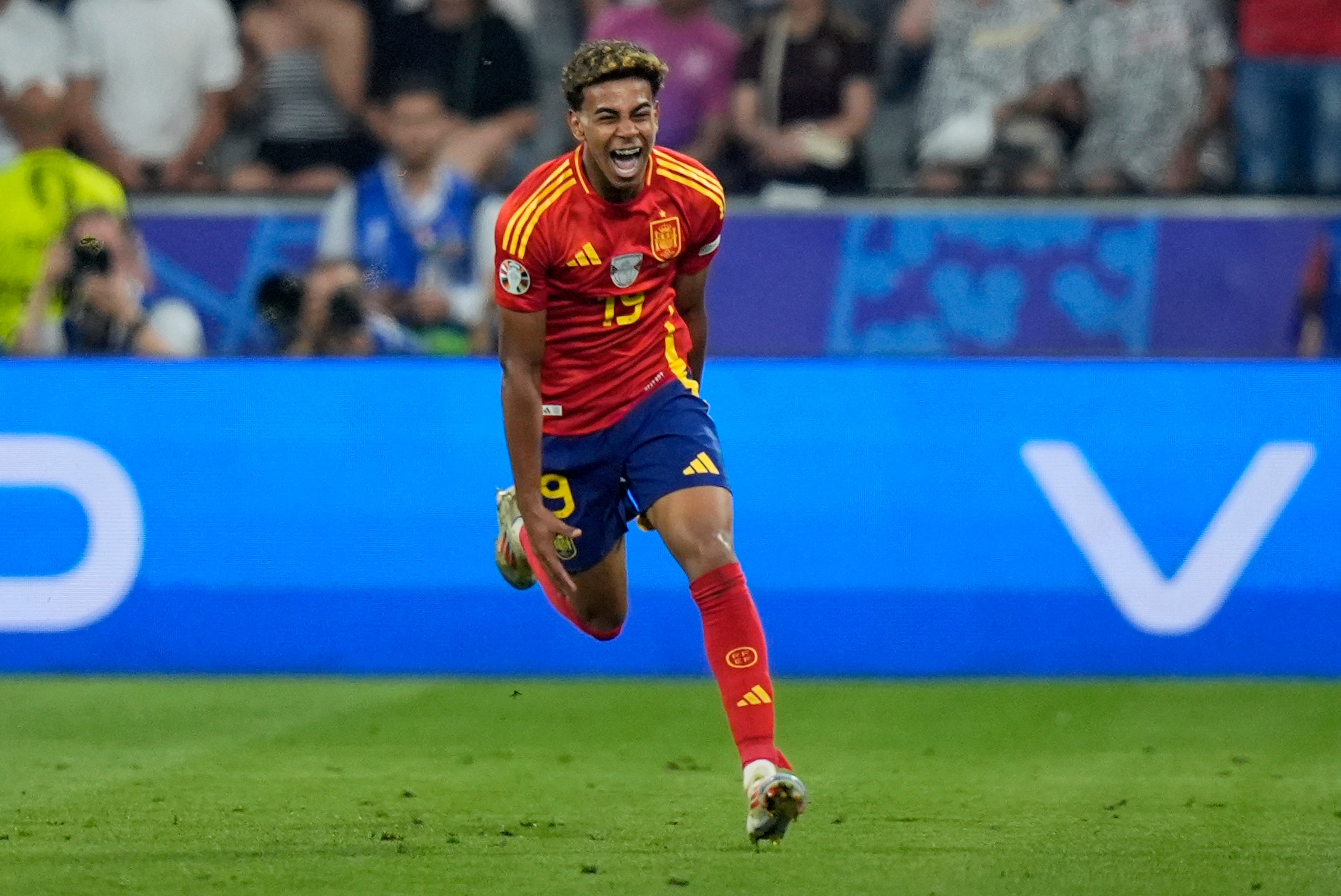 Lamine Yamal celebrates for Spain