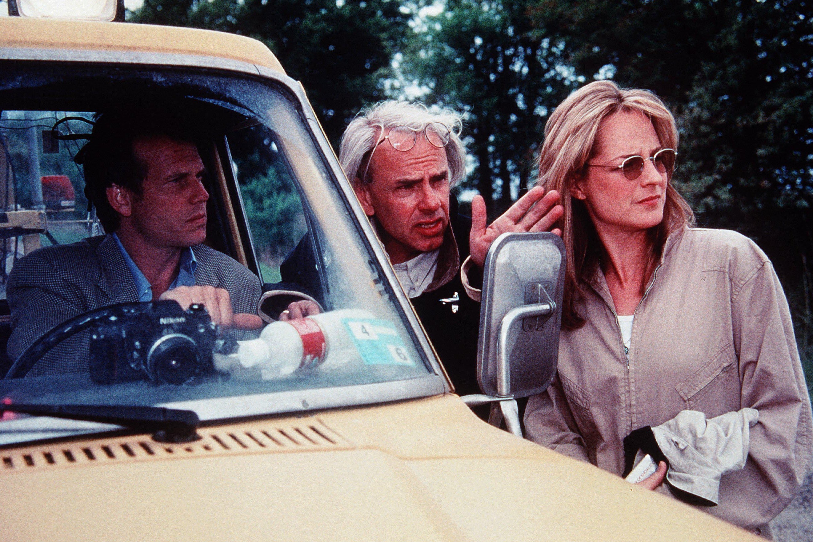 Go Dutch: Bill Paxton, director Jan de Bont and Helen Hunt on the set of ‘Twister’