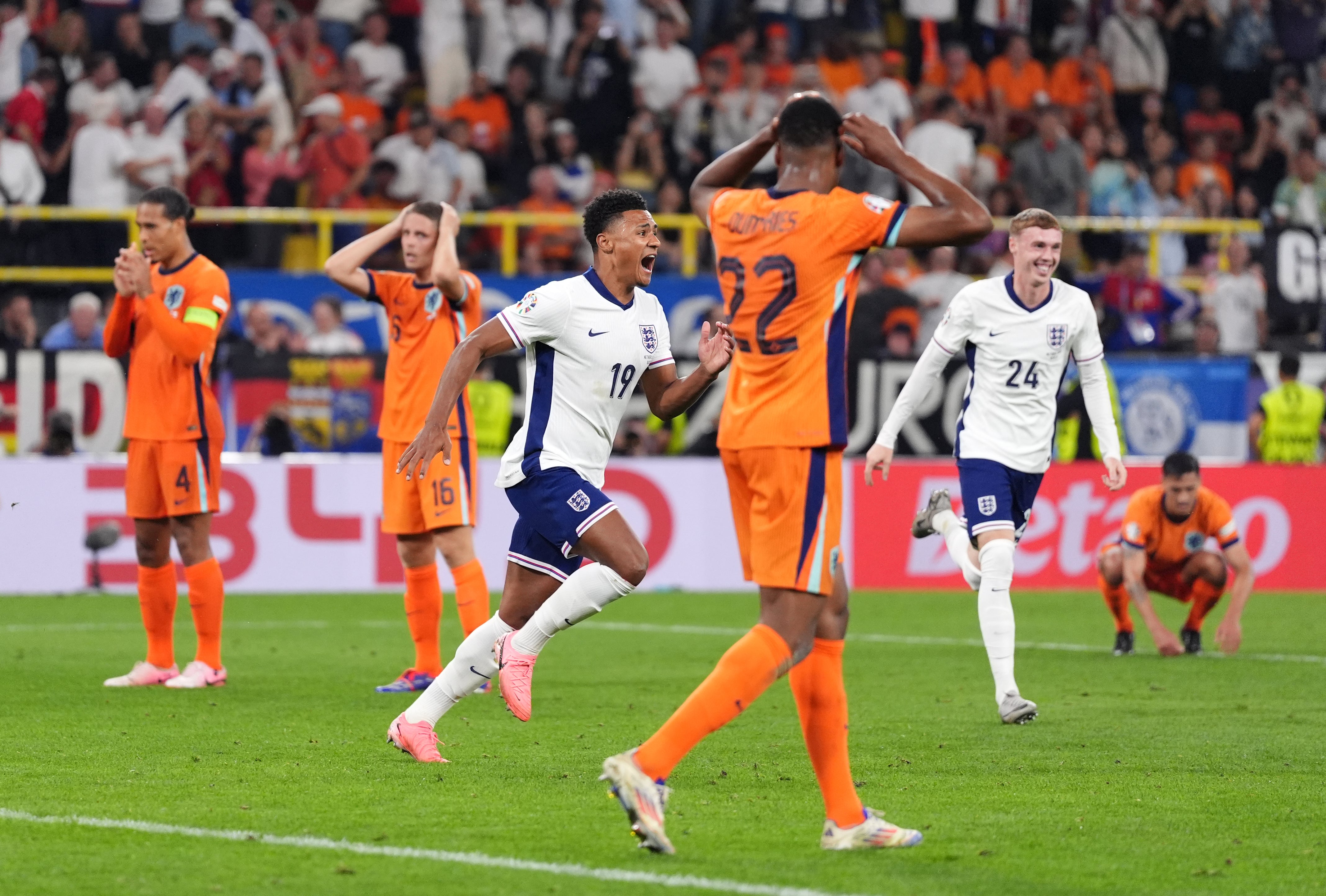 Ollie Watkins and Cole Palmer, right, were England’s super-subs against the Netherlands (Bradley Collyer/PA)