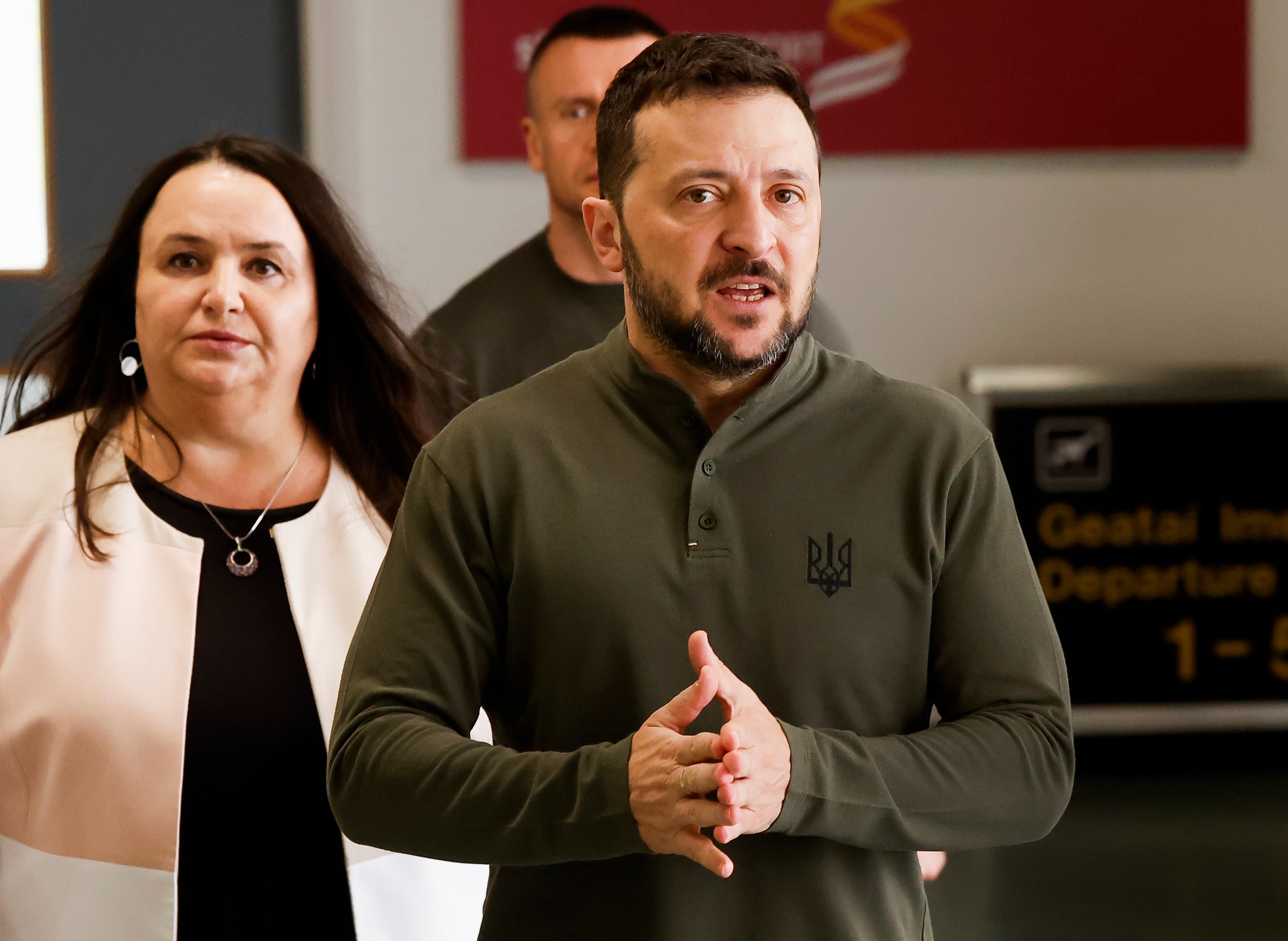 Ukrainas president Volodymyr Zelensky i forkant av et bilateralt møte med Taoiseach Simon Harris på Shannon Airport, County Clare