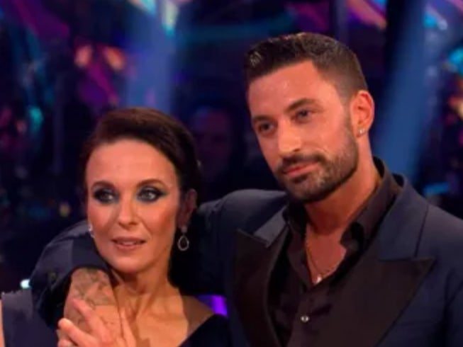 Giovanni Pernice, à direita, com a ex-parceira de dança Amanda Abbington, que disse ter sido diagnosticada com TEPT leve após o show