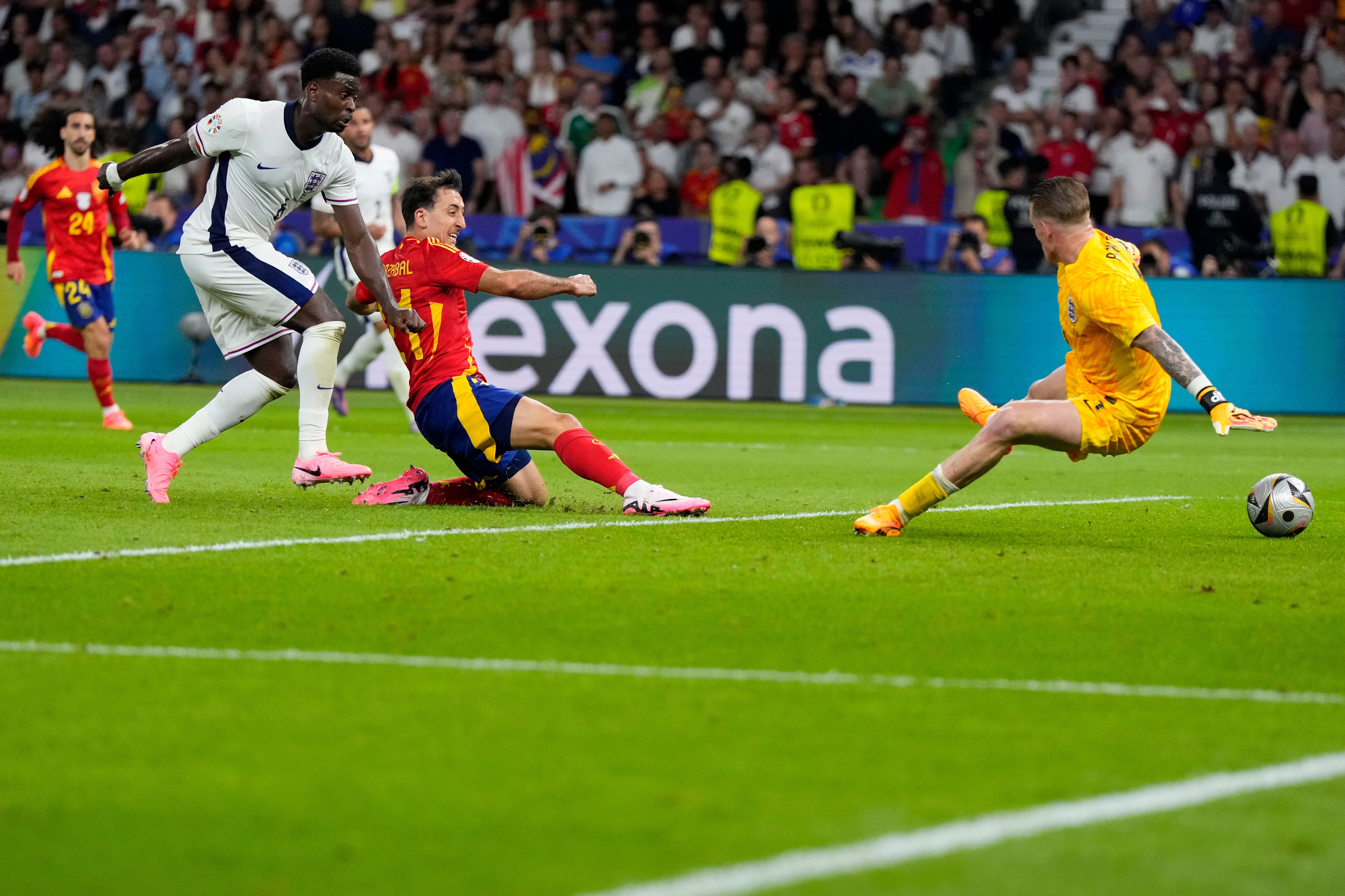 John Stones jugó en la posición de Mikel Oyarzabal