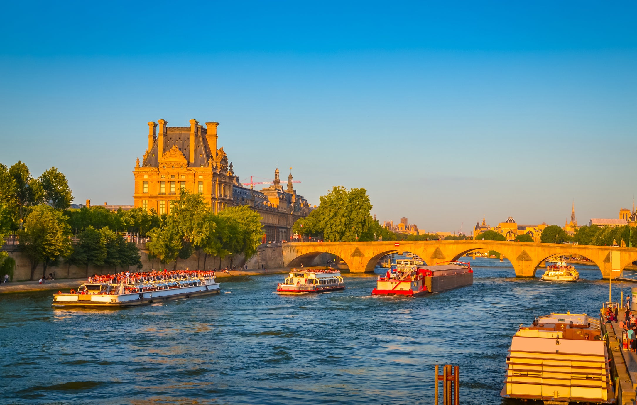 Avoid the Arc de Triomphe traffic on the Parisian river