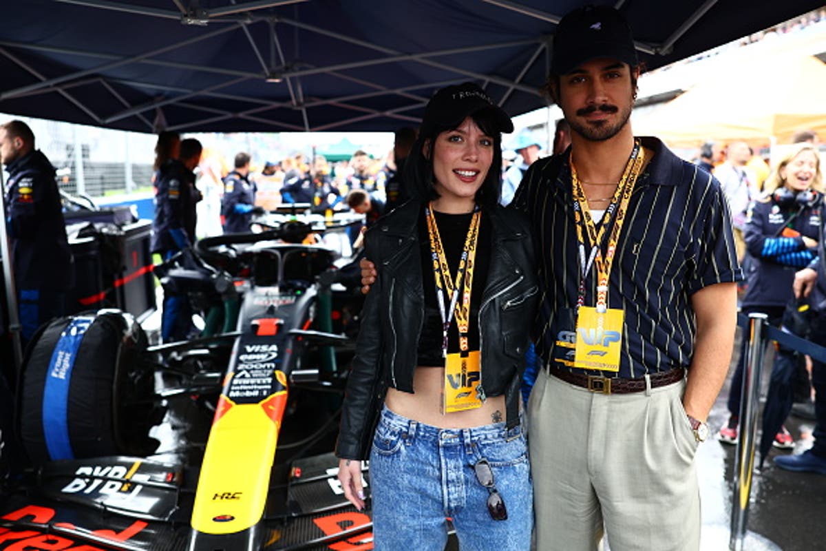 Halsey sparks engagement rumors with boyfriend Avan Jogia 