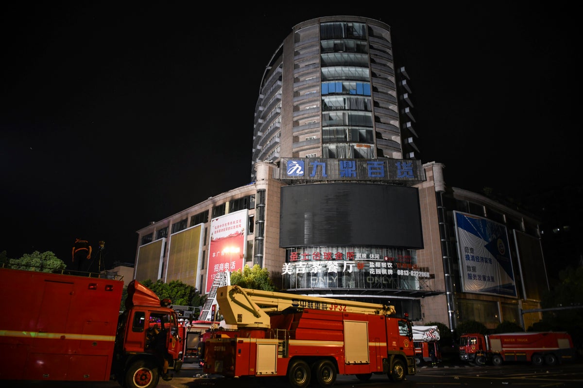 A fire kills 16 people at a shopping mall in southwestern China