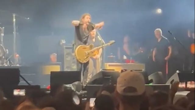 <p>Watch: Dave Grohl stops Foo Fighters concert mid-song: ‘This sucks’.</p>