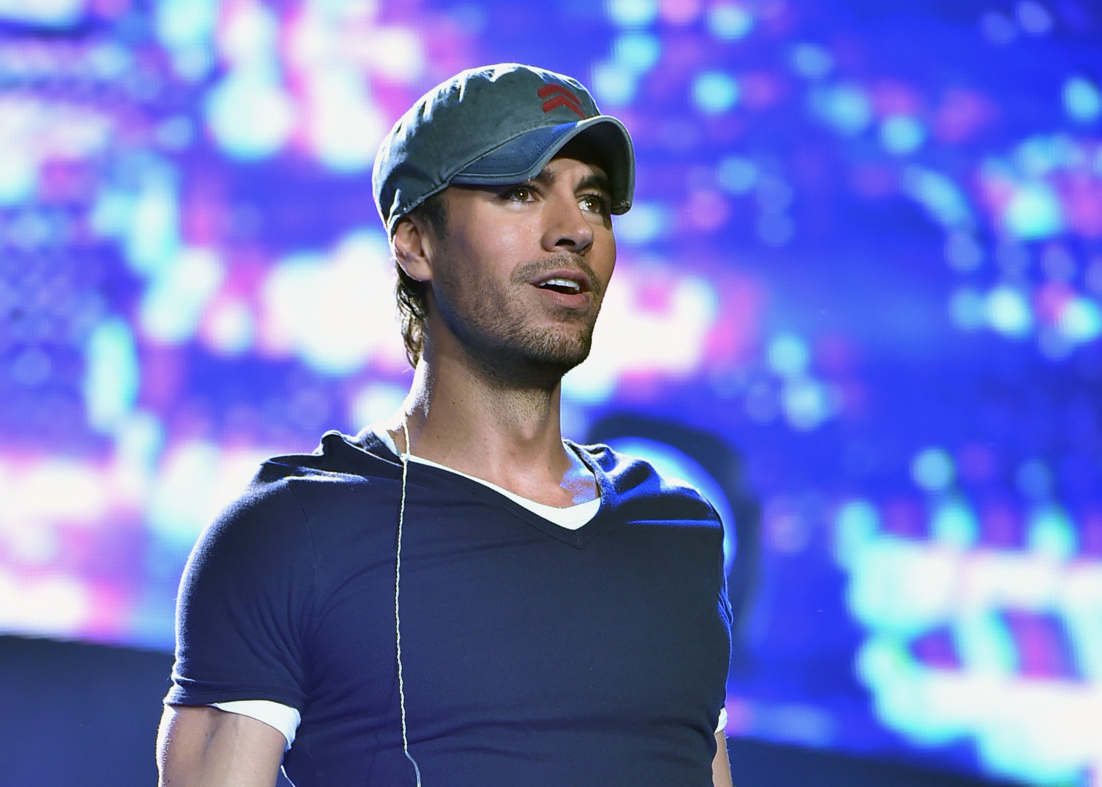 Enrique Iglesias performing in New Jersey