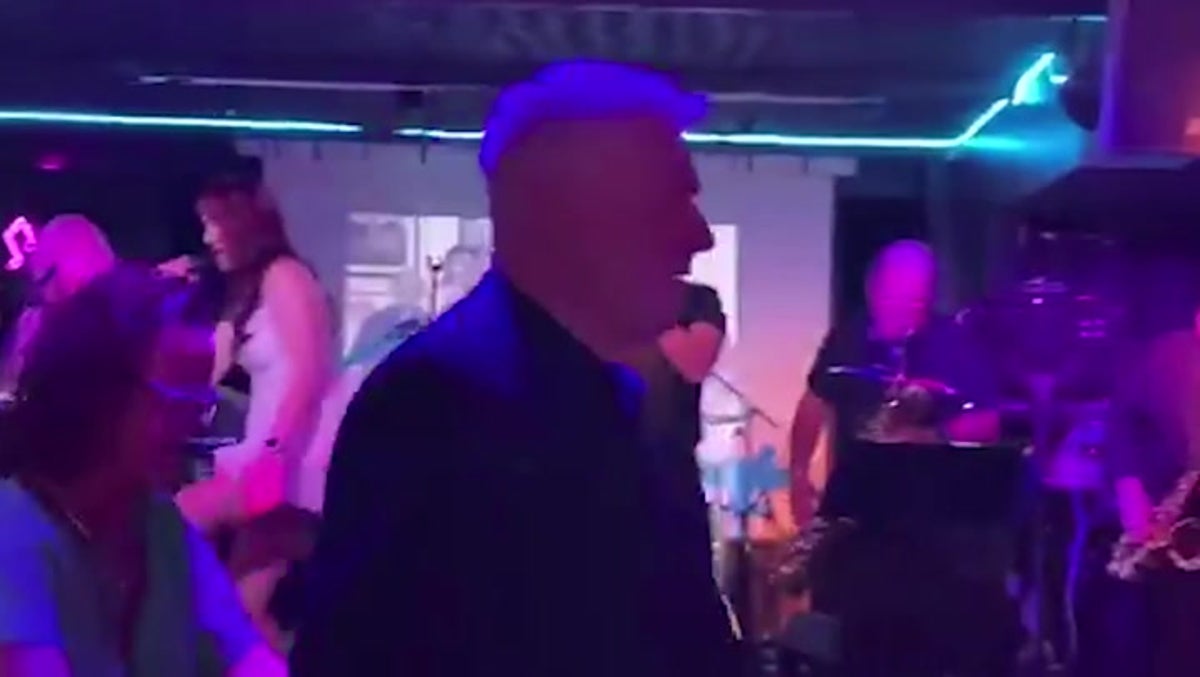 Lee Anderson leads ‘Love Train’ dance during Reform party