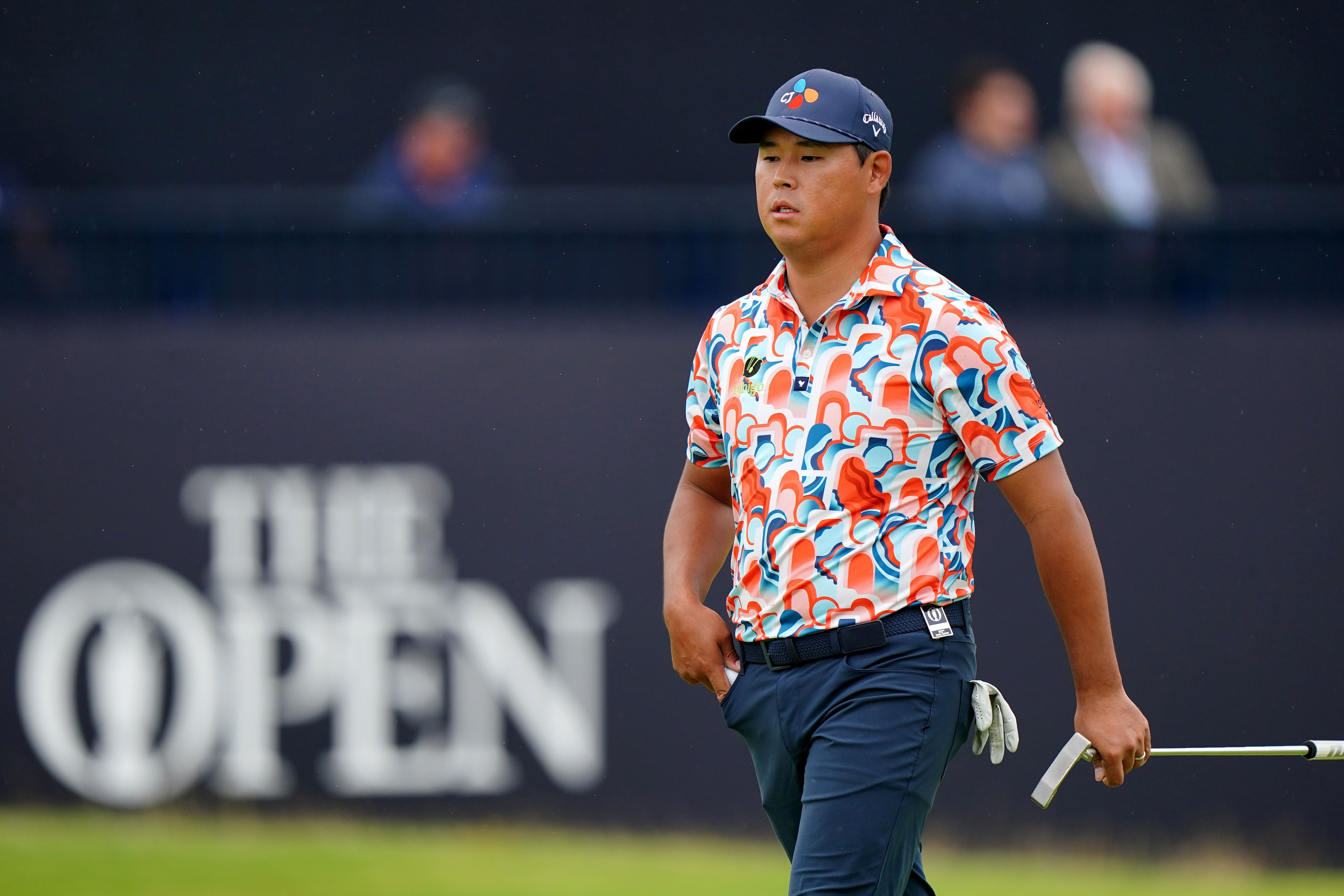 Koreańczyk Si Woo Kim z Korei Południowej trafia do dołka 17. w trzeciej rundzie turnieju Open (Zach Goodwin/PA).