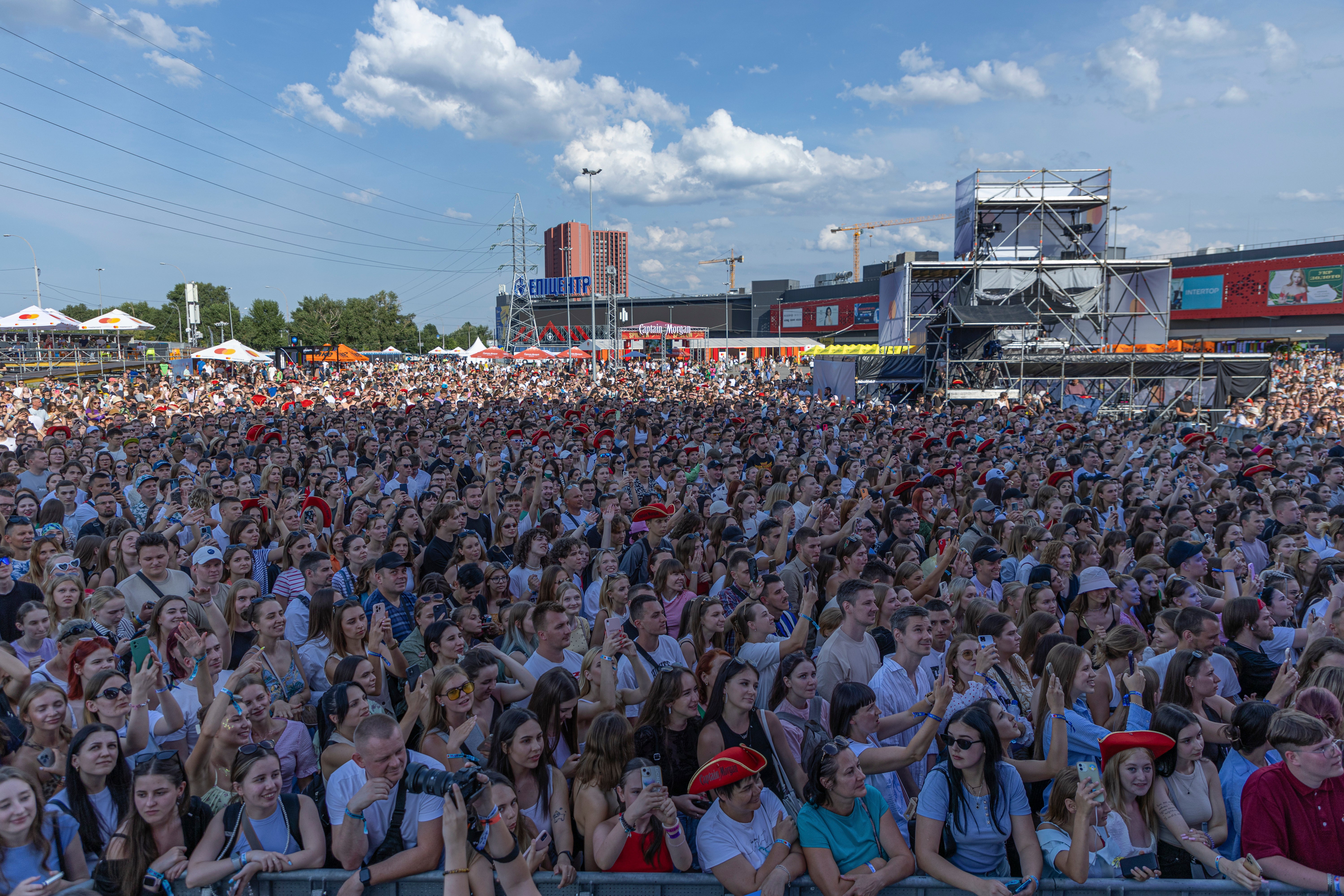 Hafta sonu, Kiev'deki geniş çaplı işgalden bu yana en büyüğü olan Atlas festivaline binlerce kişi katıldı.