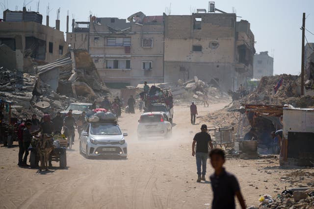 <p>Palestinians flee from parts of Khan Younis following an evacuation order by the Israeli army </p>