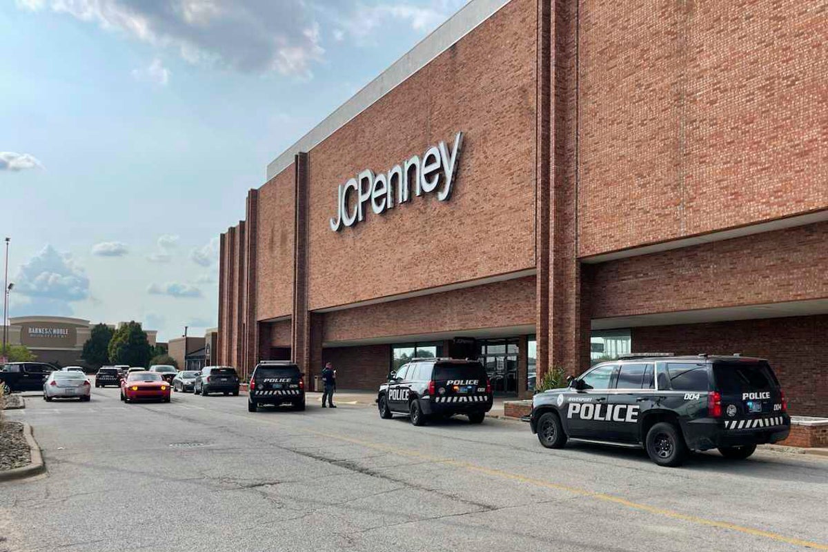 Local sheriff says shots fired inside an Iowa mall