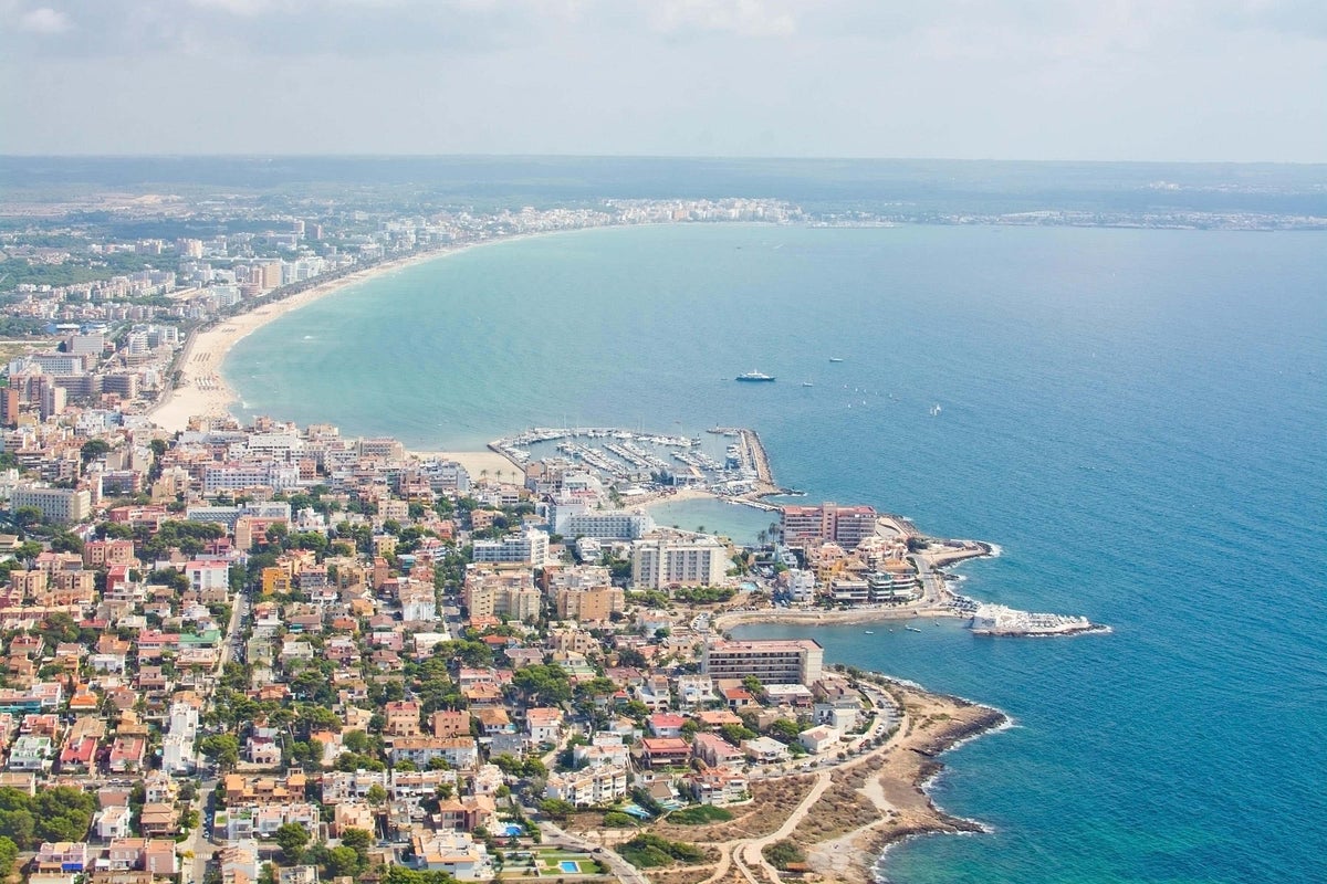 Body of pilot and son recovered from sea after Majorca plane crash