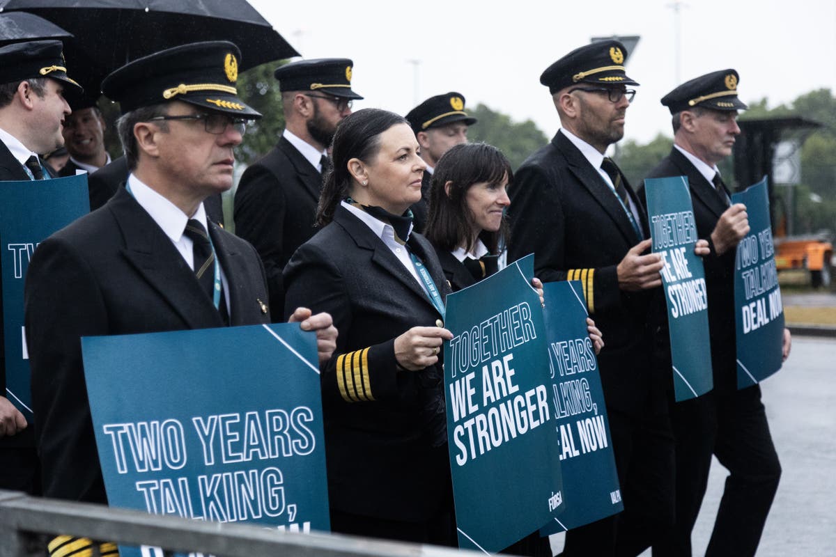 Aer Lingus pilots vote to accept pay deal