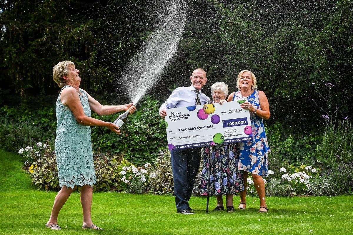 Family playing same lottery numbers