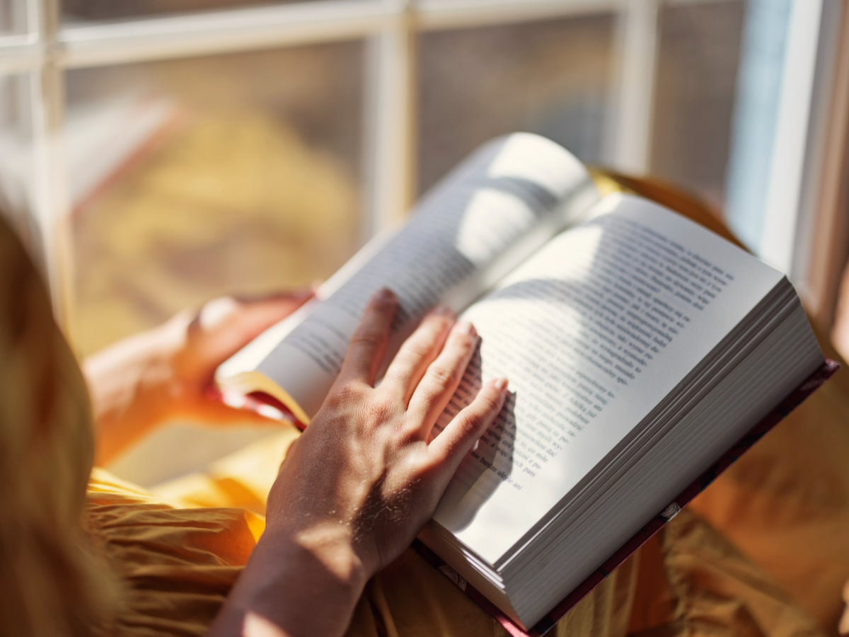 Adults have stopped reading – no one cares and I hate it