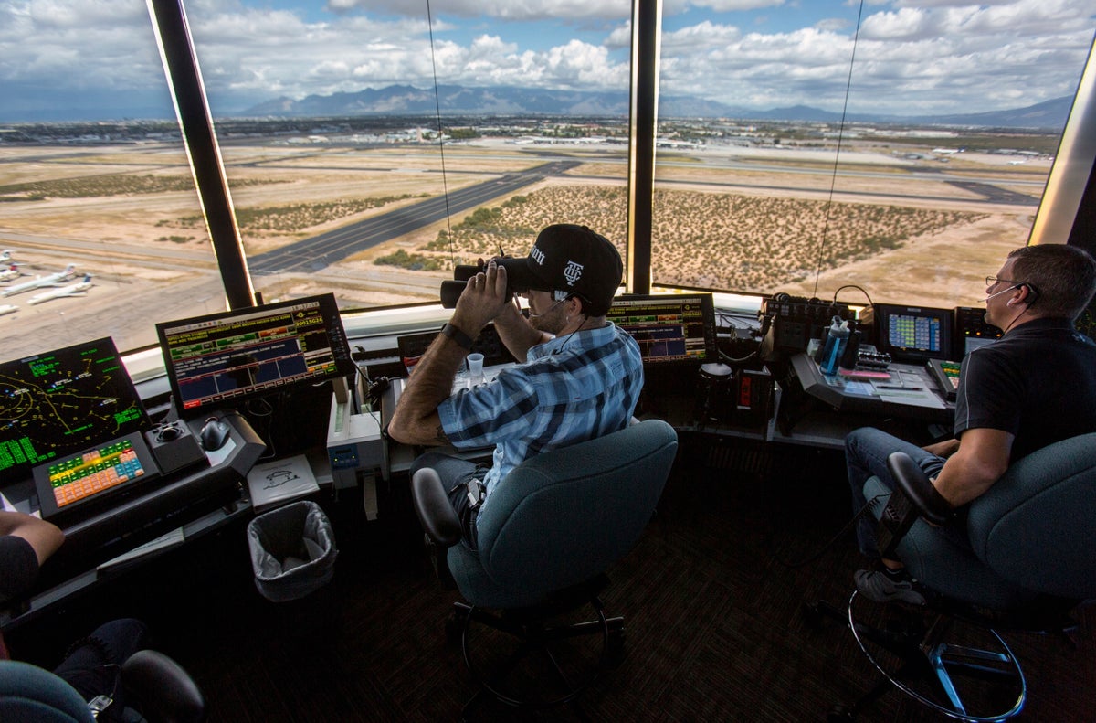 FAA agrees with air traffic controllers' union to give tower workers more rest between shifts