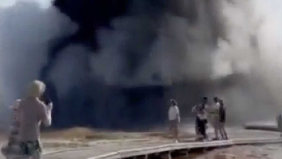 Video: Yellowstone hydrothermal explosion sends tourists running at Biscuit Basin