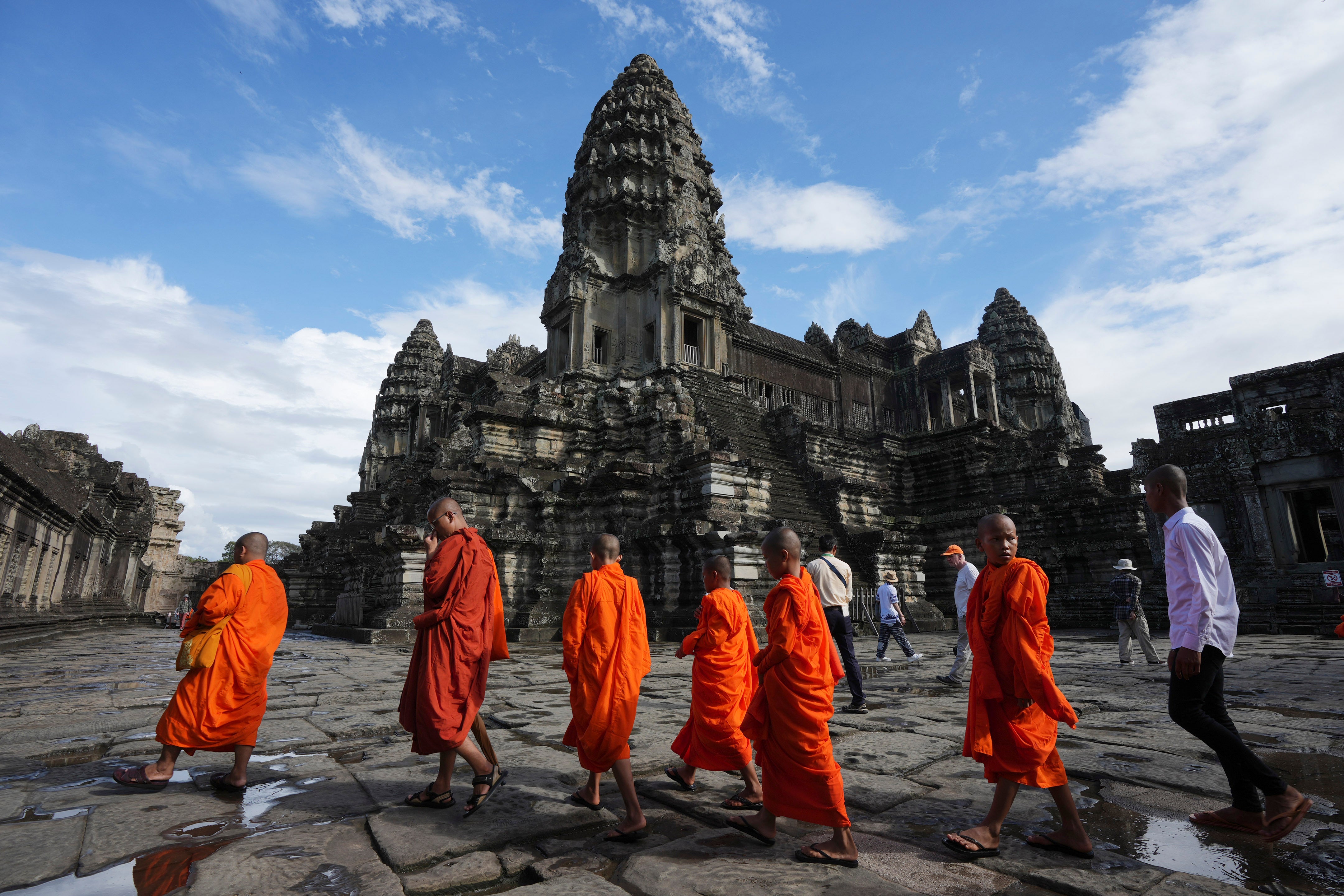 Buddhist monks at Angkor Wat