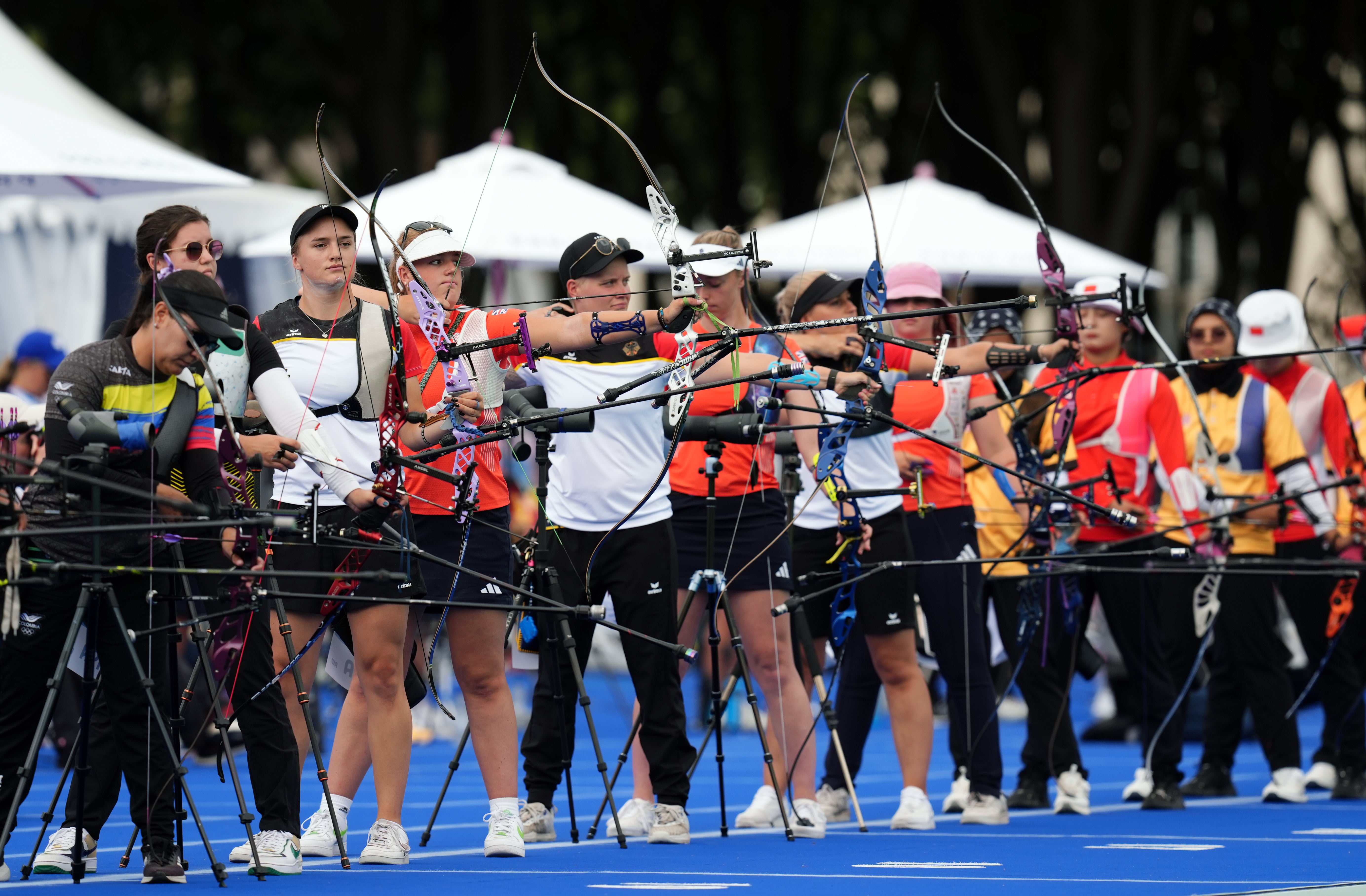 The women’s archery competition began with the individual rankings round at The Esplanade des Invalides in Paris.