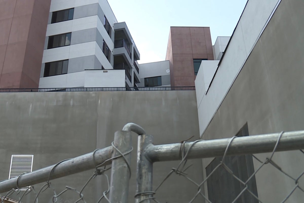 Squatters keep taking over 7-story Vegas-area apartment building that stalled out while under construction