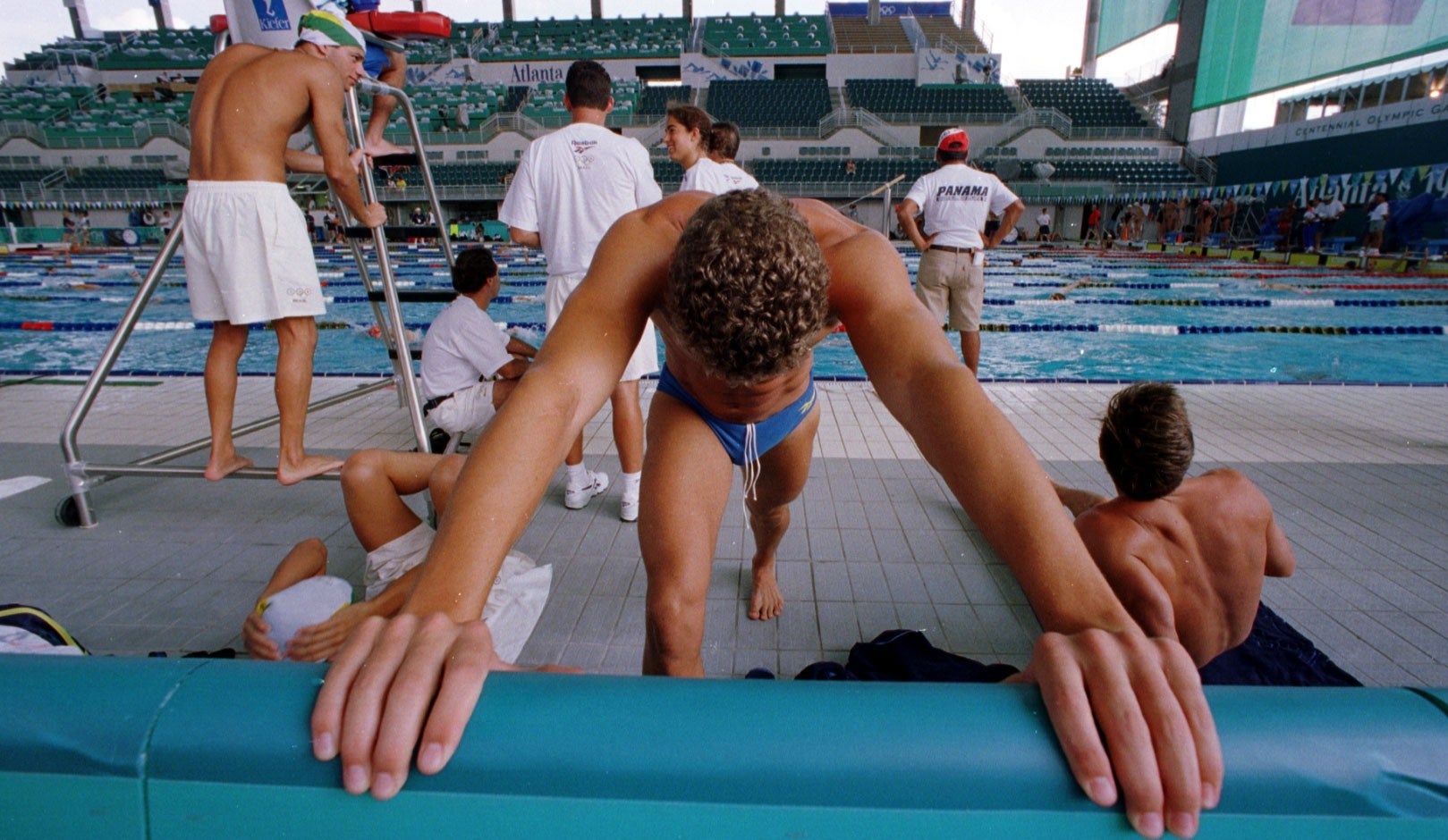 Seorang perenang Brasil saat berlatih di Georgia Aquatic Center, 1996