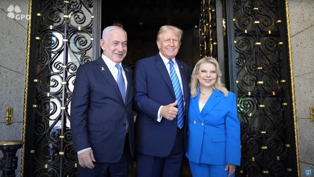 <p>Donald Trump with Benjamin Netanyahu and his wife Sara at Mar-a-Lago </p>
