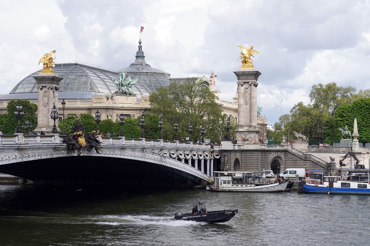 Swimming triathlon training cancelled due to poor water quality in Seine