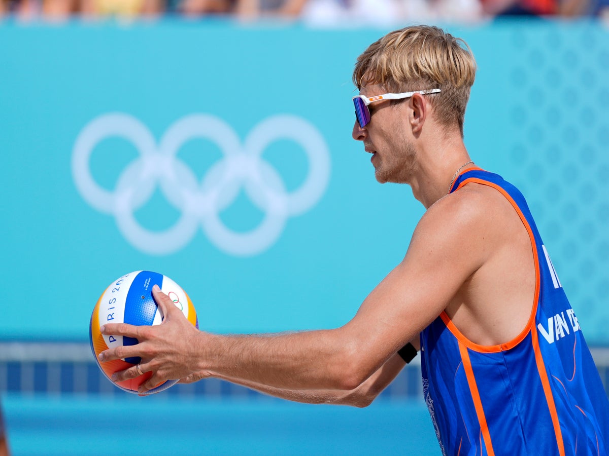 Dutch beach volleyball player who was convicted of rape is booed before  losing first Olympic match | The Independent