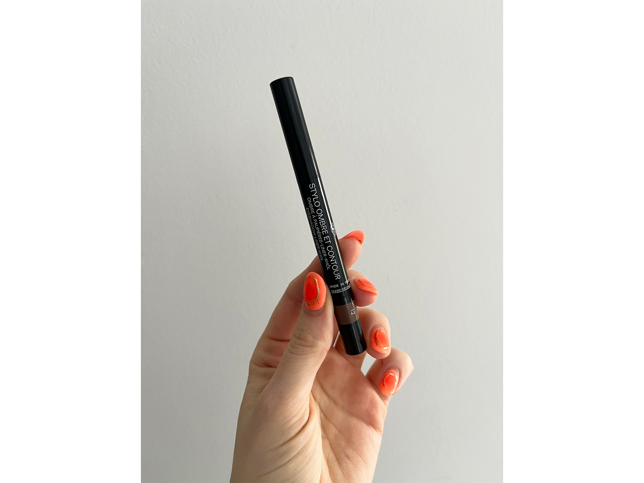 Chanel stylo ombre et contour eyeshadow, 12 contour clair IndyBest review