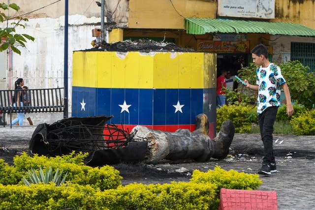 VENEZUELA-CHÁVEZ-ESTATUAS