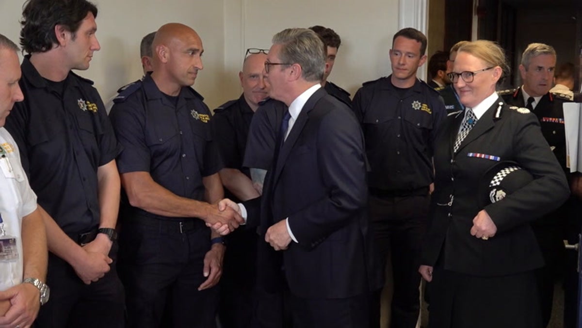 Prime minister shakes hands with Southport stabbing emergency workers