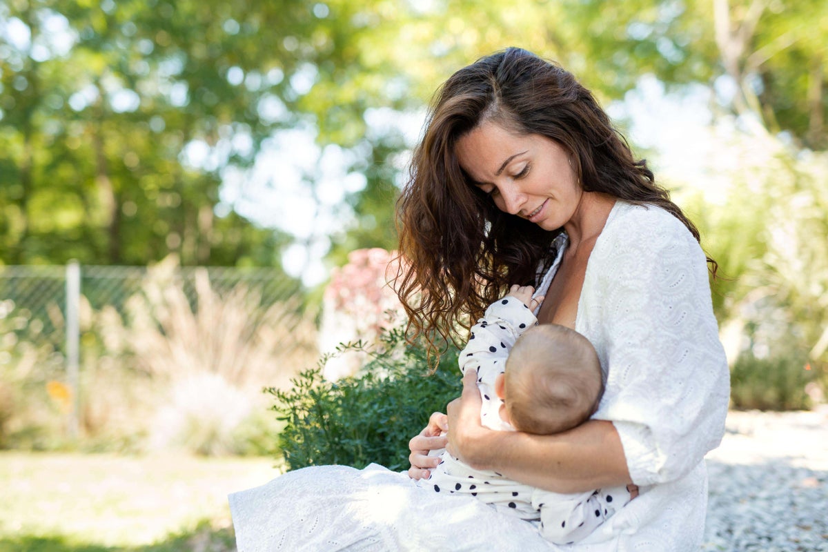 10 tips for breastfeeding in hot weather