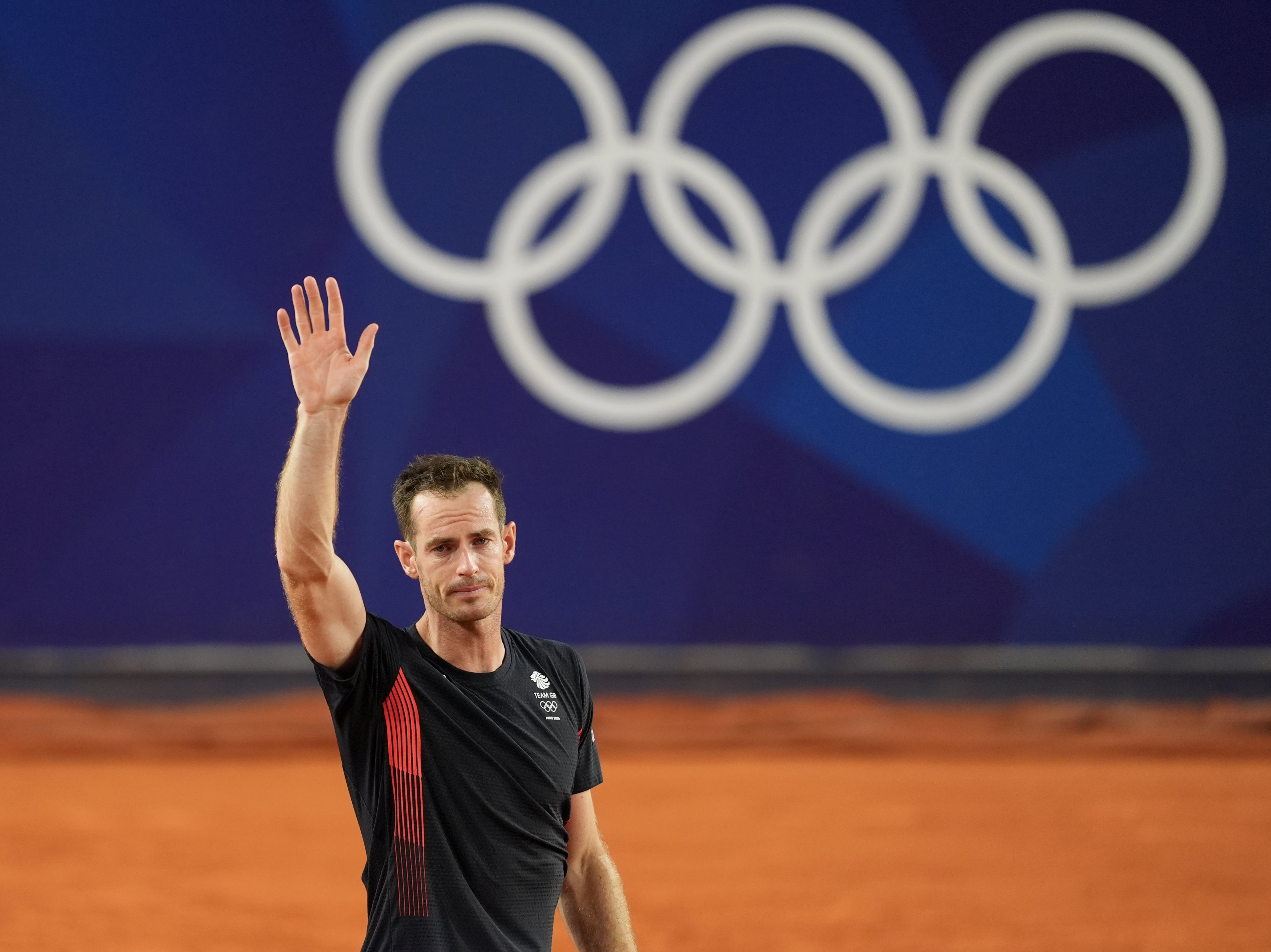 Great Britain's Andy Murray salutes the fans after losing his Men's Doubles Quarter-Final match with Dan Evans against USA's Taylor Fritz and Tommy Paul at Roland-Garro