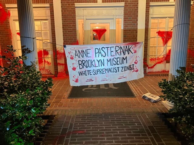 <p>A banner that states ‘Anne Pasternak Brooklyn Museum White-Supremacist Zionist’ was hung outside of Pasternak, the Brooklyn Museum director’s home. New York leaders have condemned the incident as ‘unacceptable antisemitism’ </p>